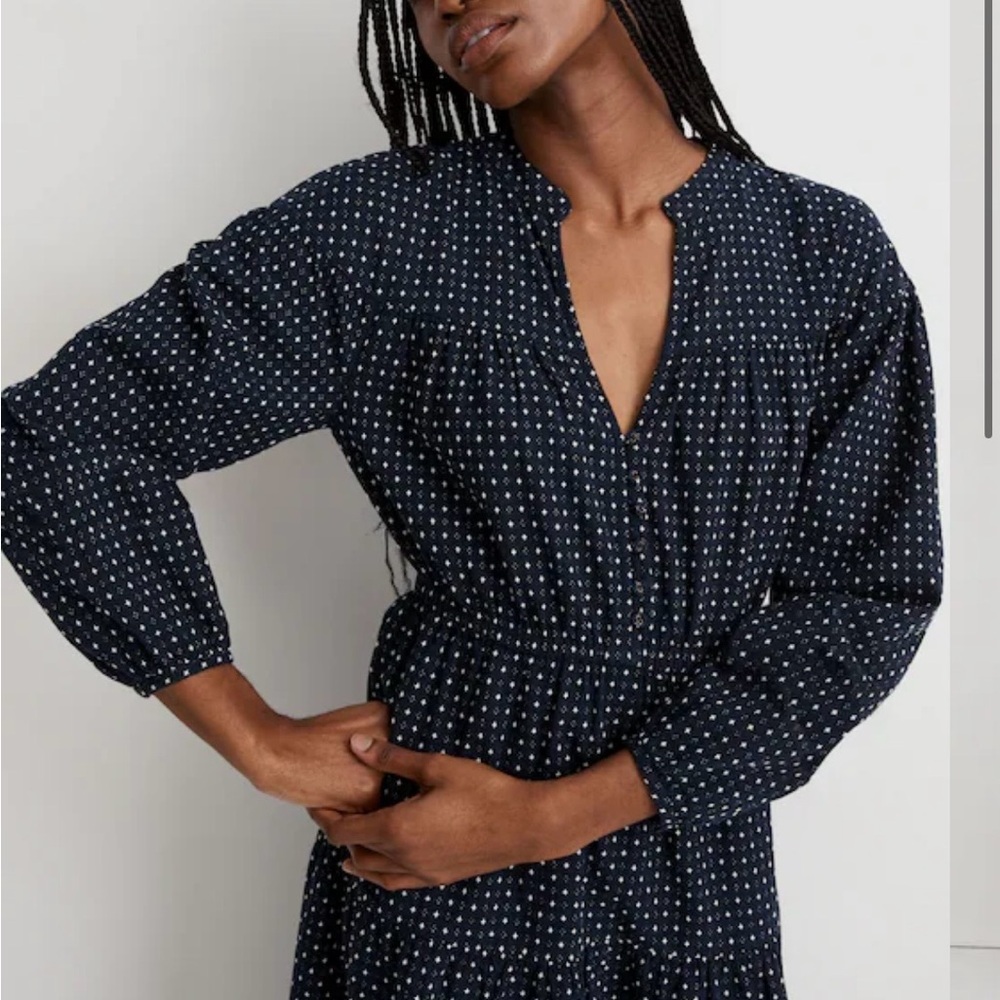 Madewell Dobby V-Neck Tiered Midi Dress in size M